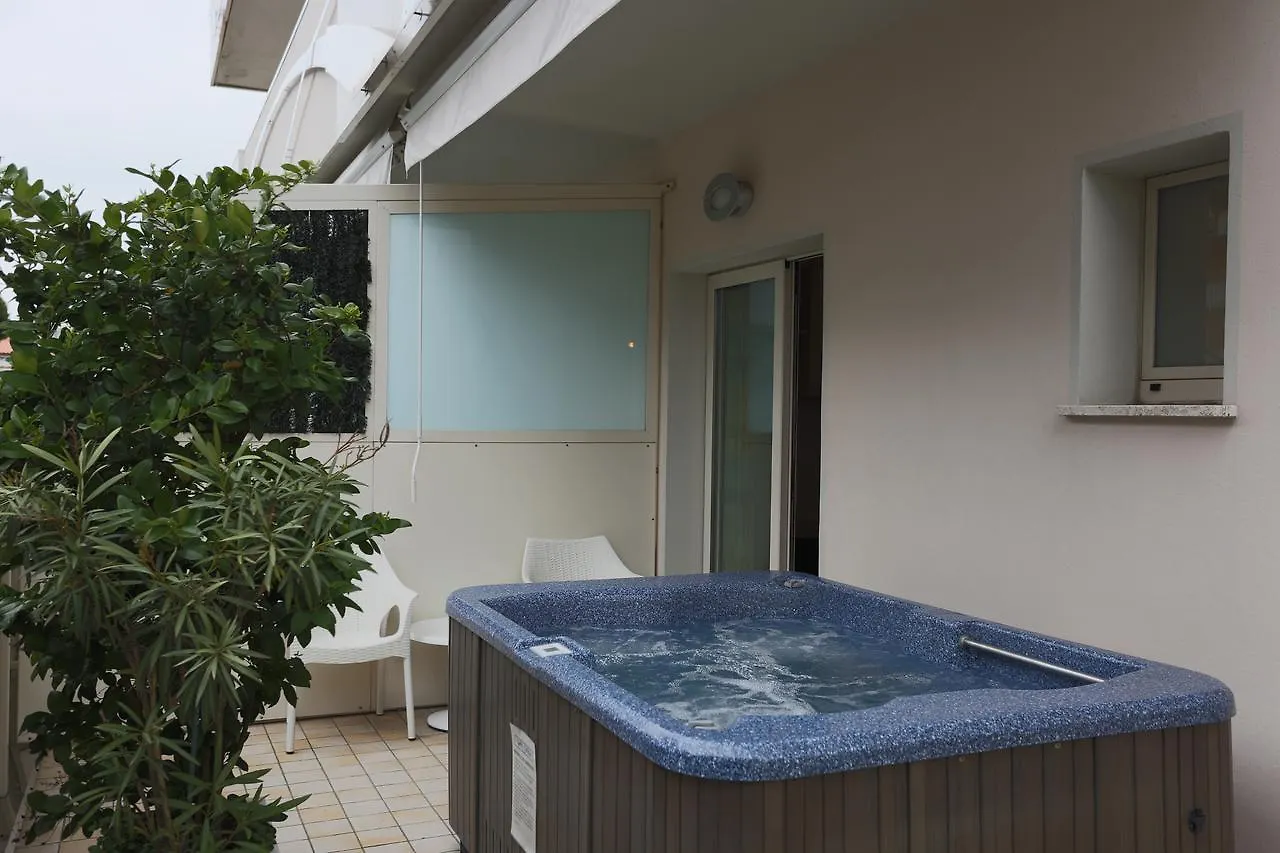 Hotel Caribia Pinarella Cervia 3*,