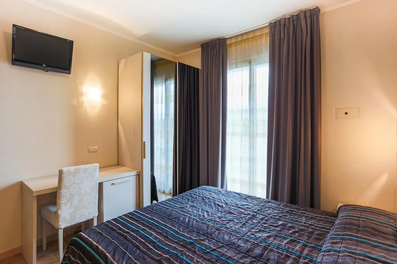 Hotel Caribia Pinarella Cervia 3*,  Italien